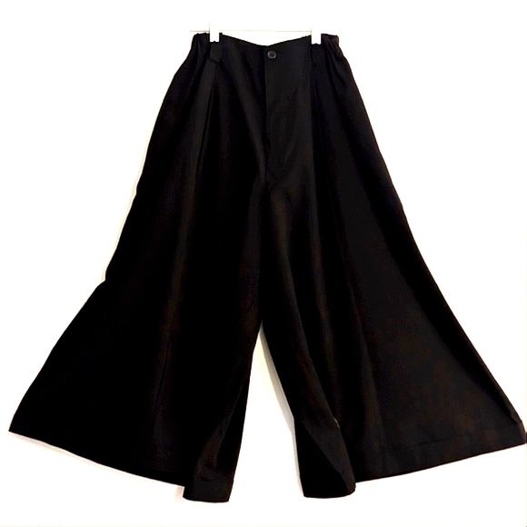 Moyuru Wide-Leg Sculptural Pants – Size S